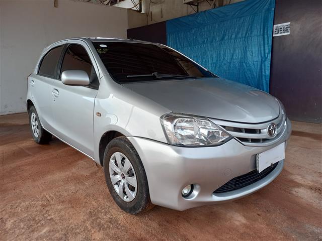 ETIOS HB XS 2013