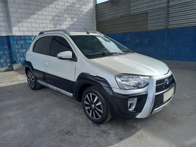 ETIOS HB CROSS AT 2017